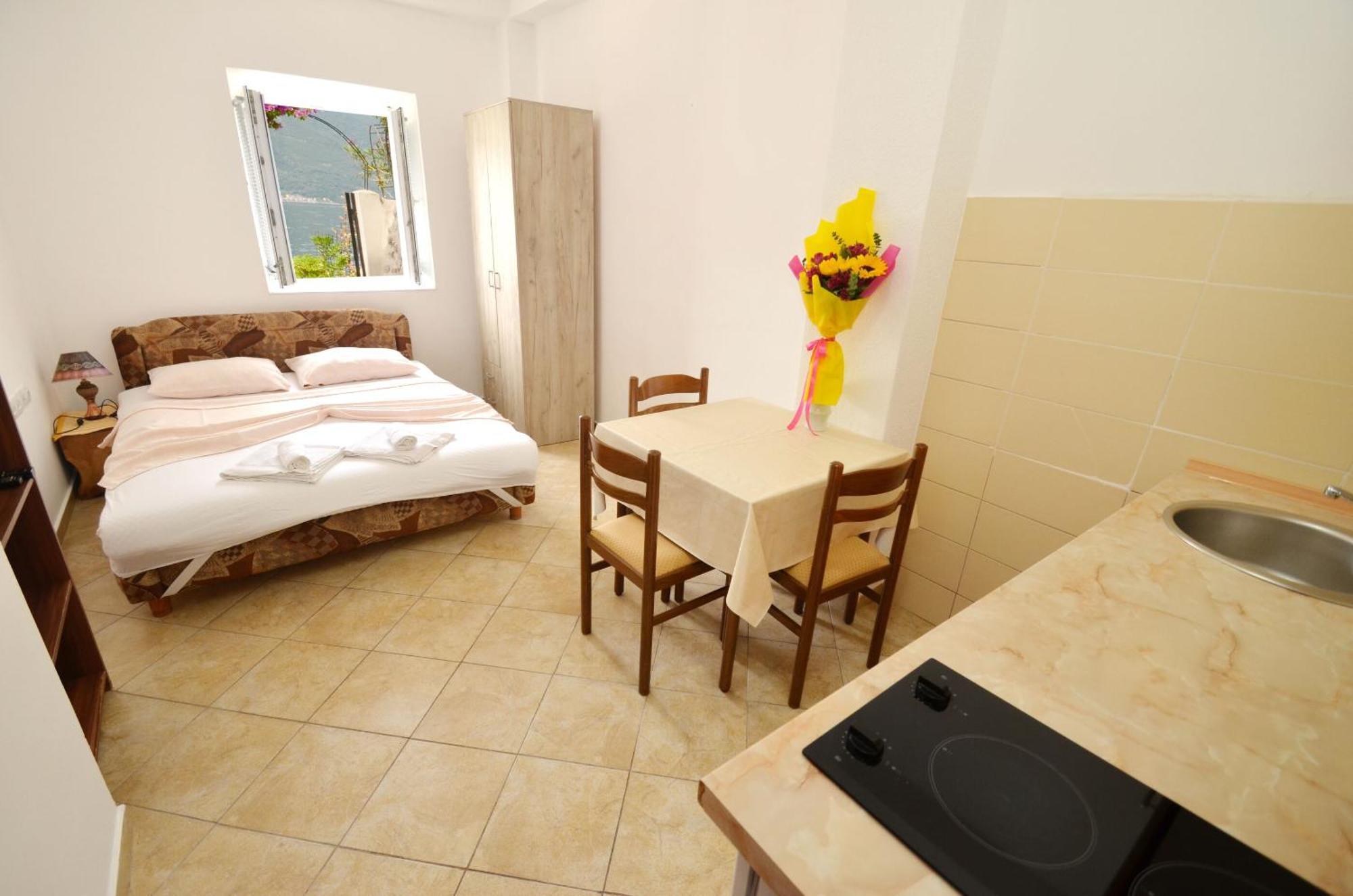 Apartments Mir I Dobro Kotor Exterior photo