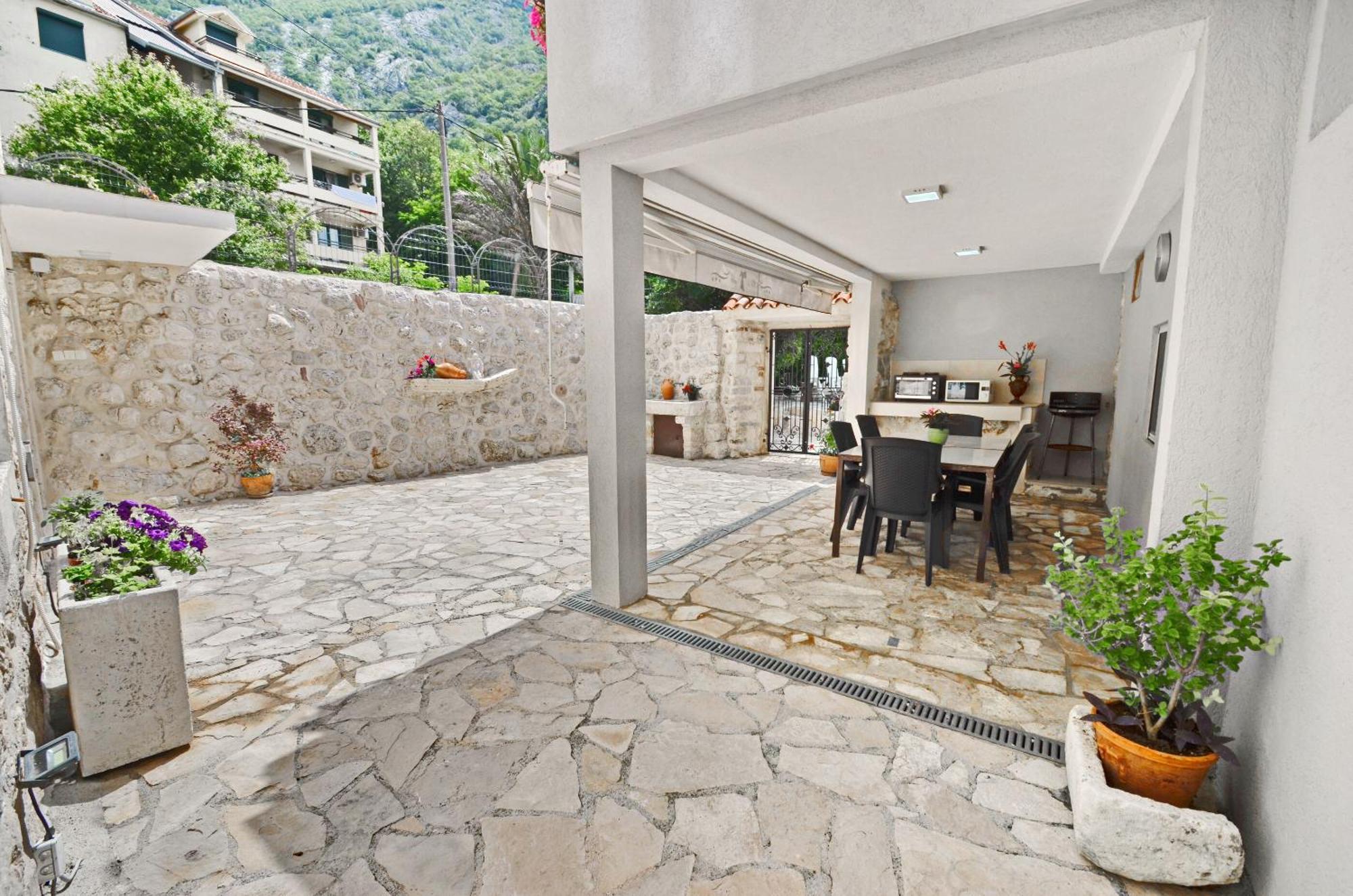 Apartments Mir I Dobro Kotor Exterior photo