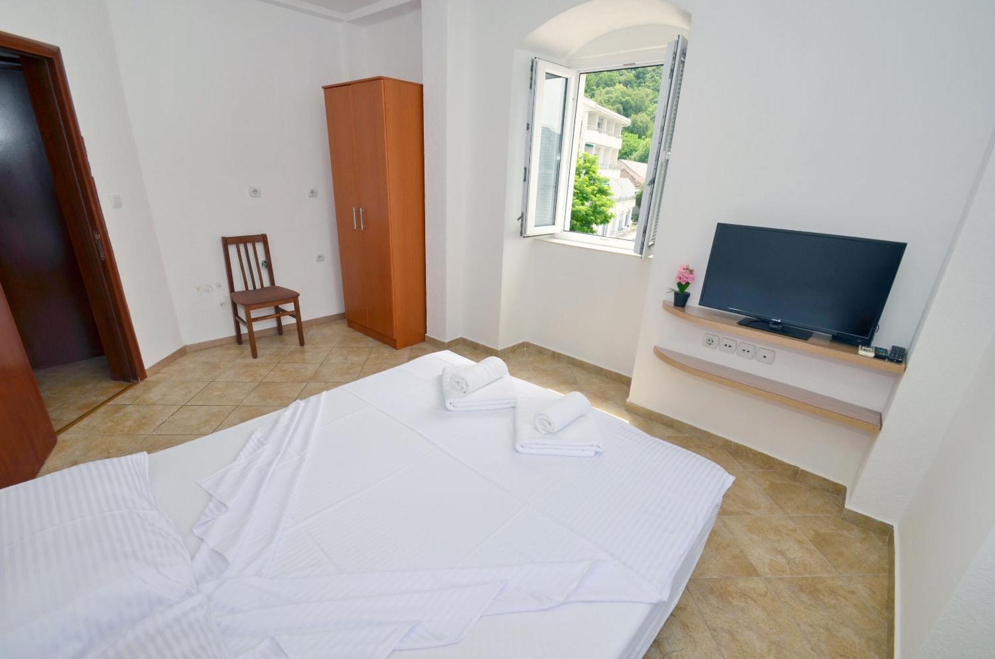 Apartments Mir I Dobro Kotor Exterior photo