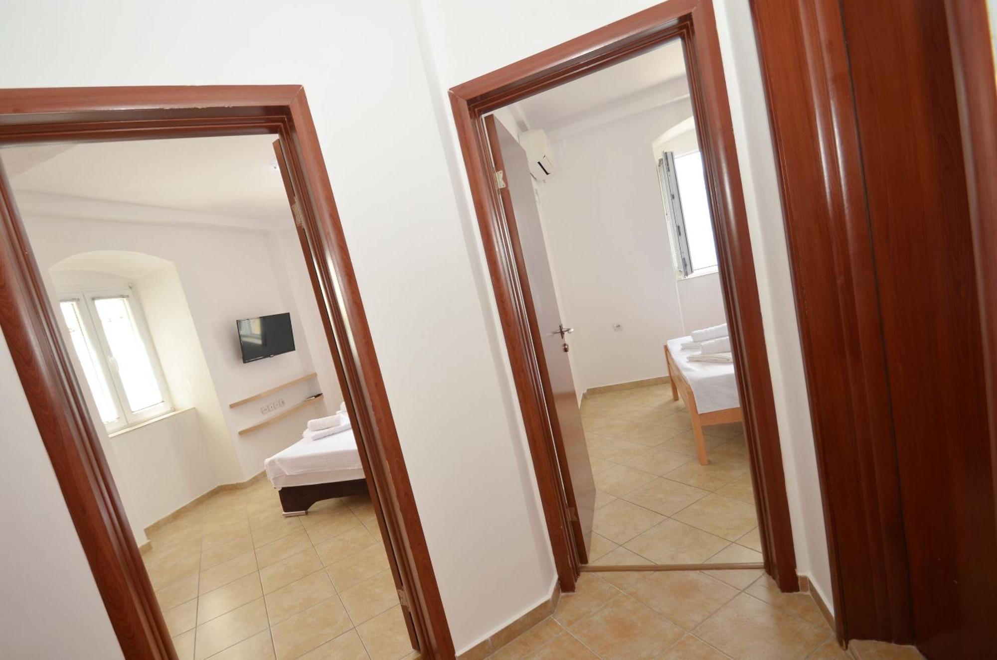 Apartments Mir I Dobro Kotor Exterior photo